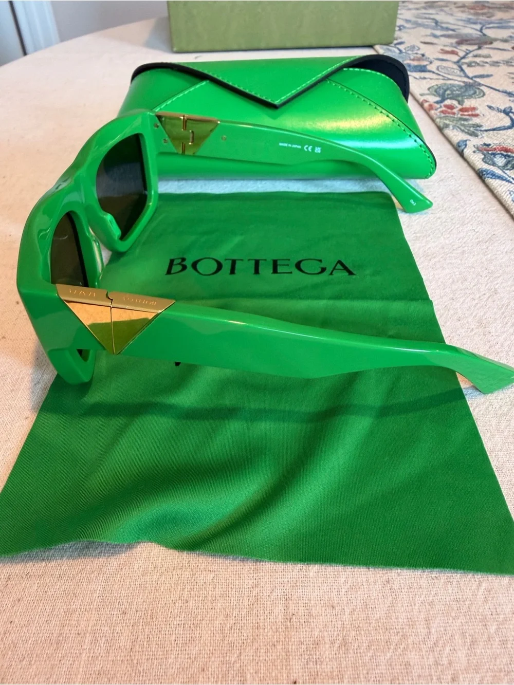 Bottega Veneta Sunglasses - Picture 4 of 5